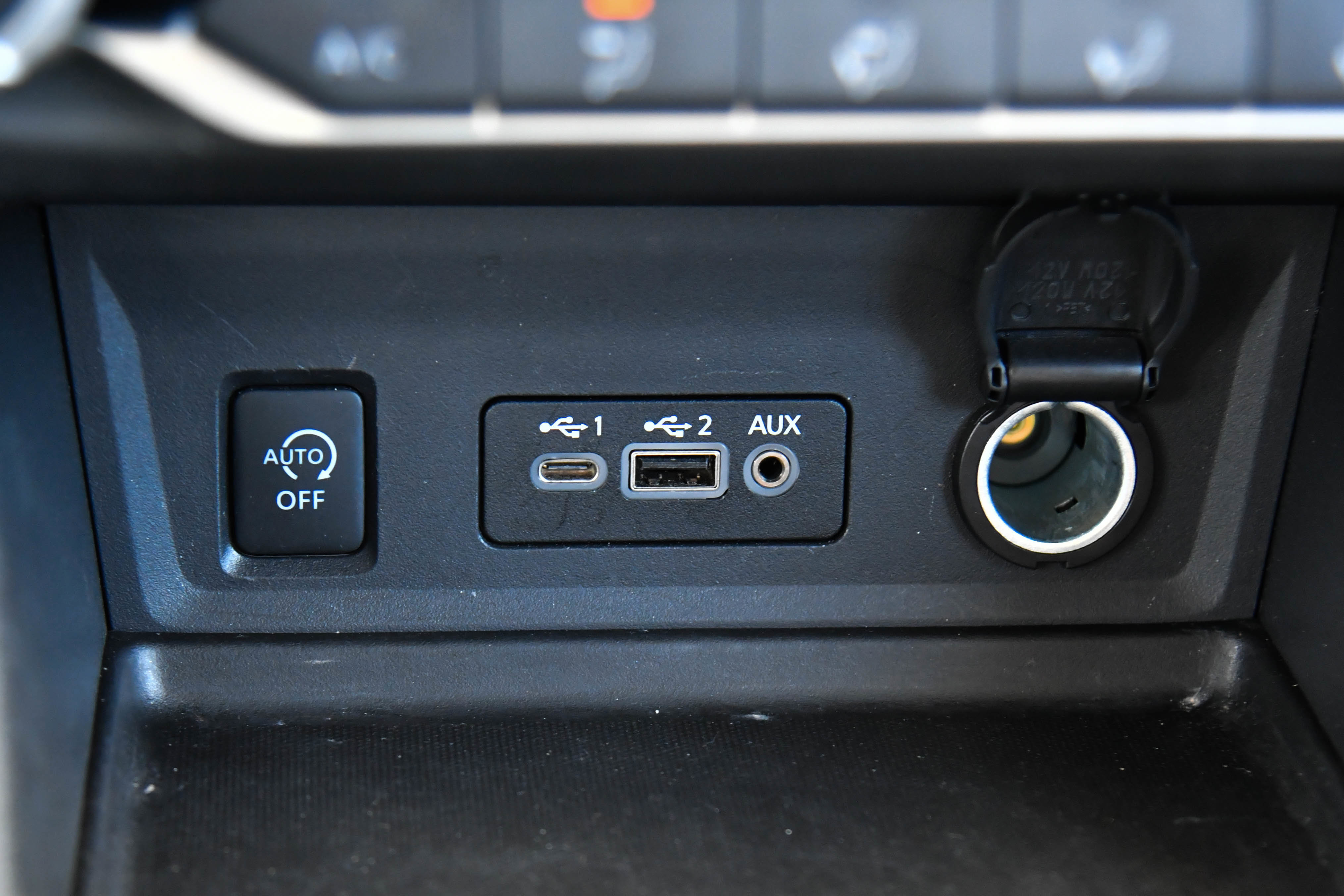 Used 2025 Nissan Sentra SV FWD image 21