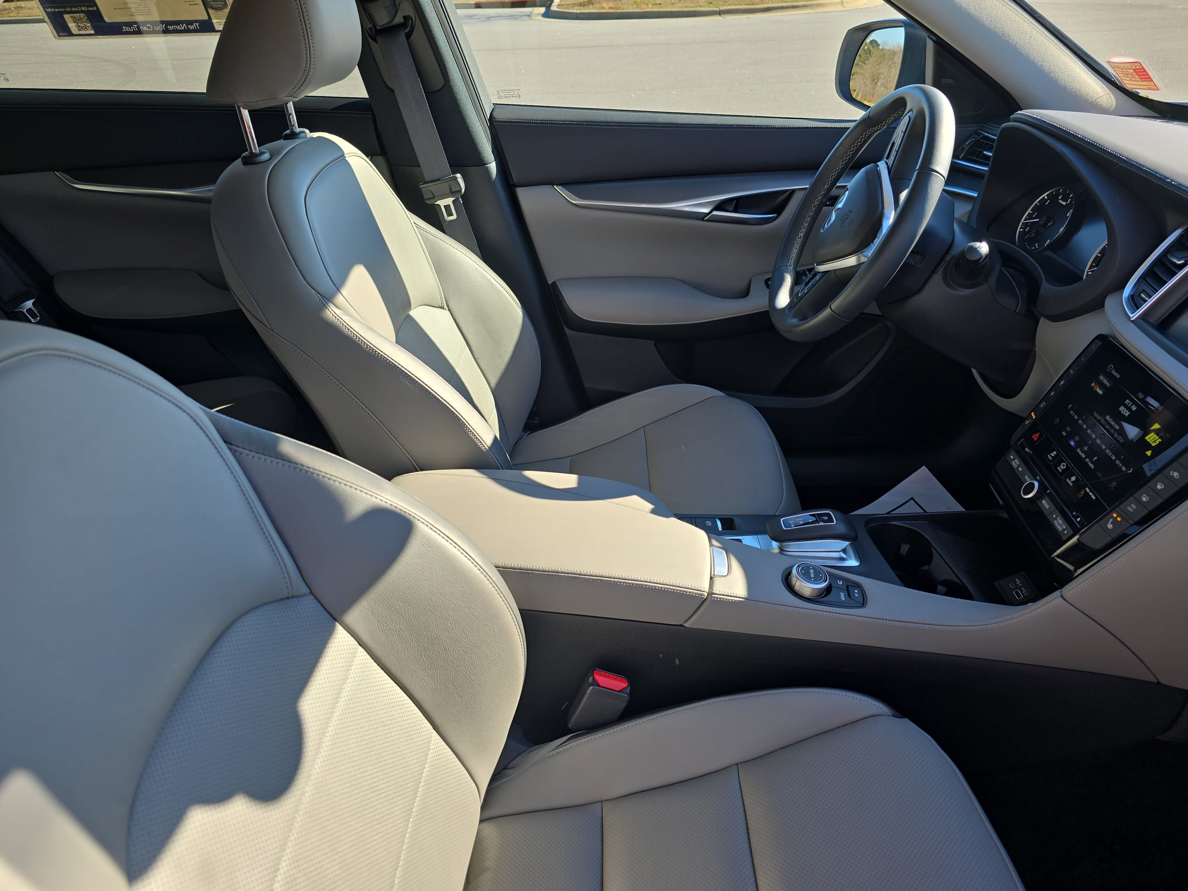 Used 2023 INFINITI QX50 Luxe image 10