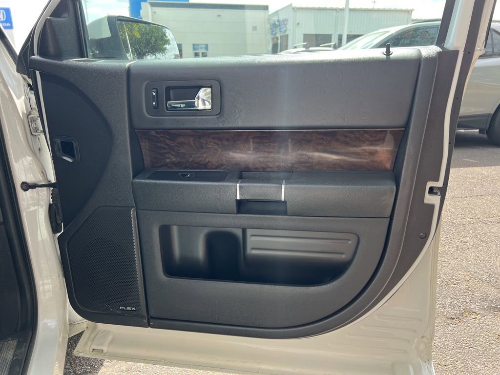 Used 2018 Ford Flex Limited image 11