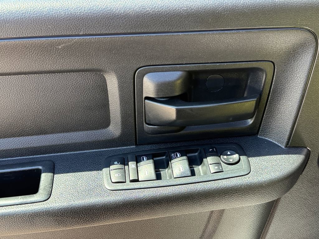 Used 2017 RAM 3500 Tradesman w/ Chrome Appearance Group image 11