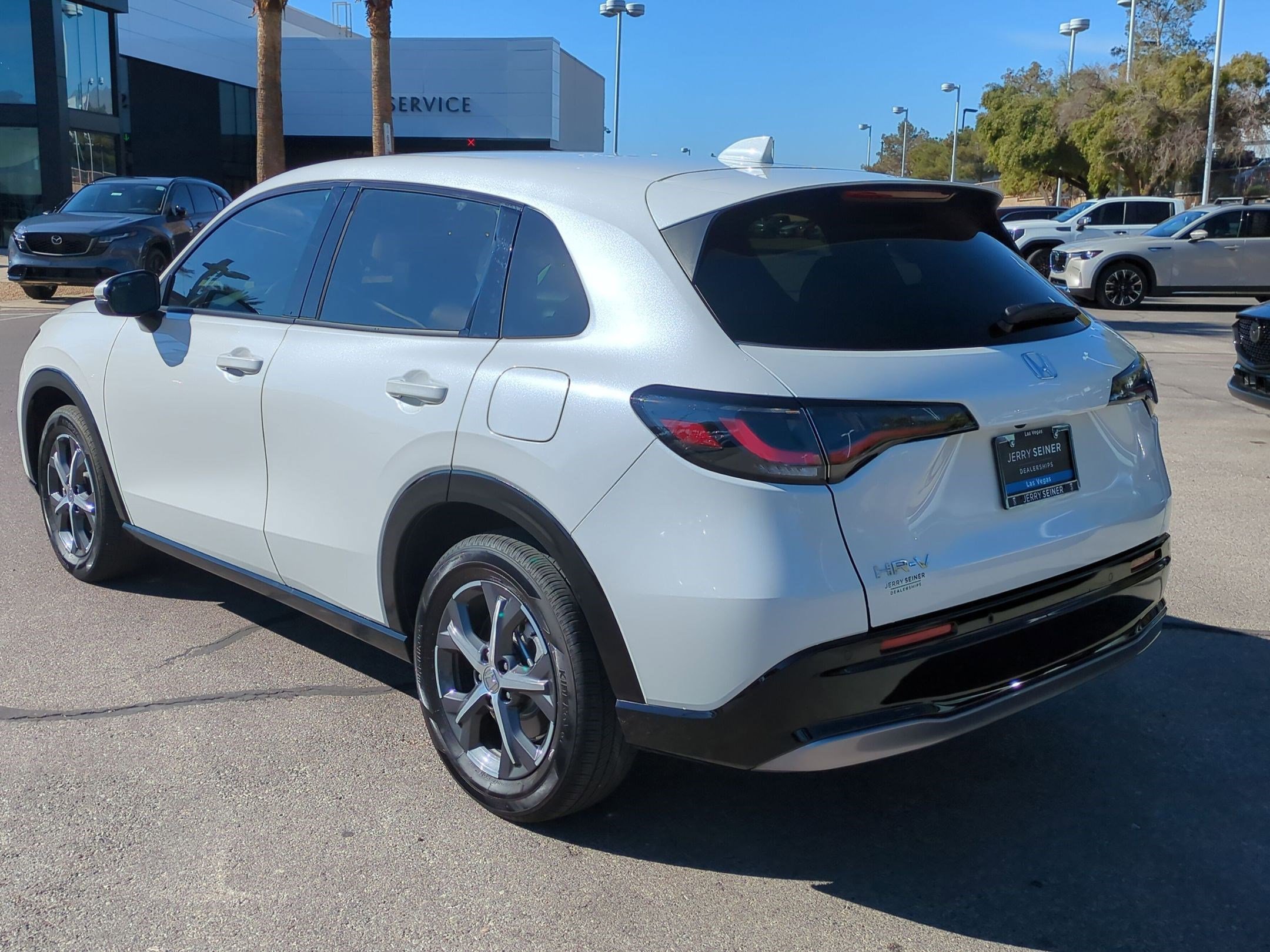 Used 2025 Honda HR-V EX-L image 3