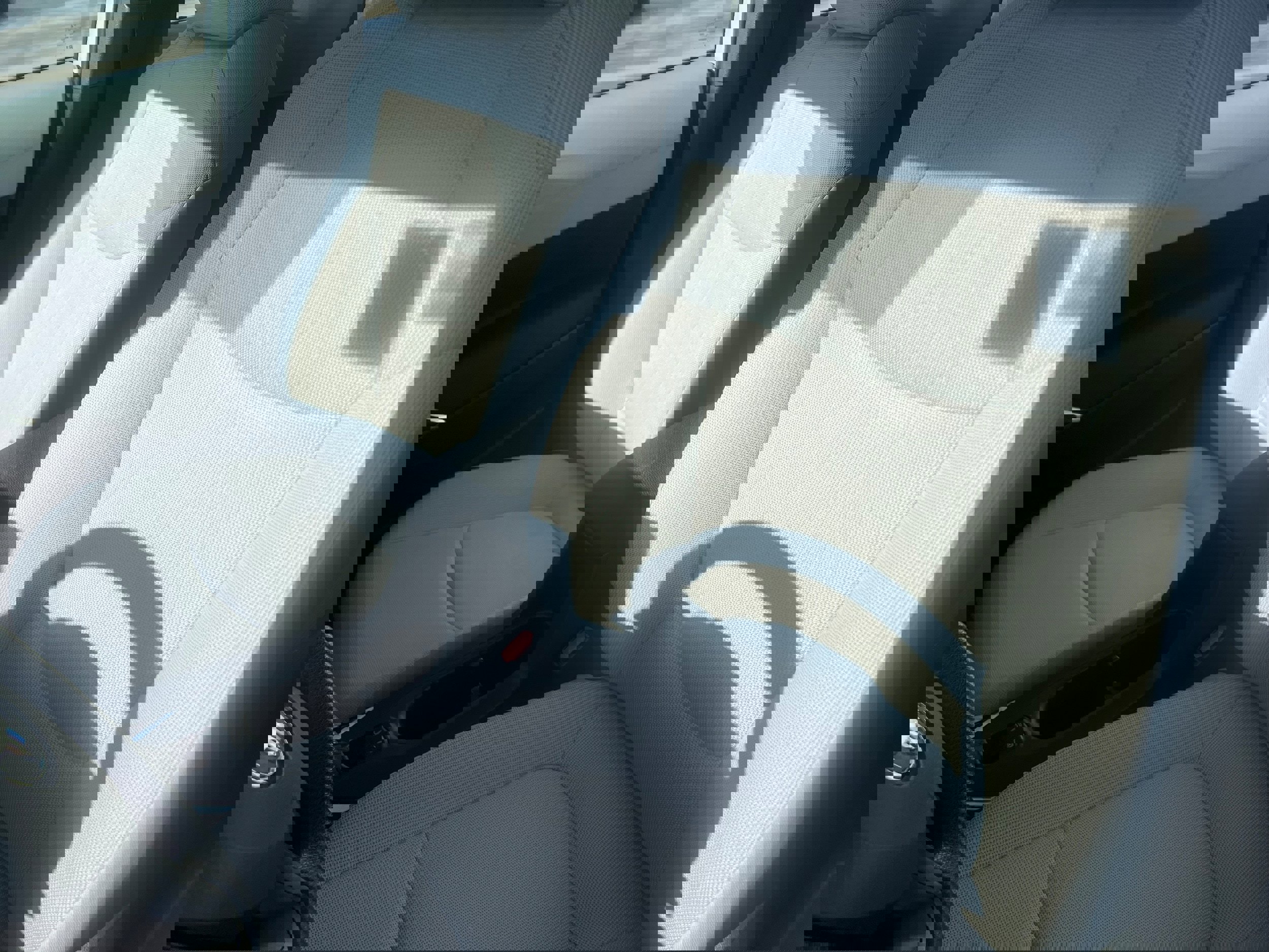 Used 2023 Toyota Corolla Cross L image 18