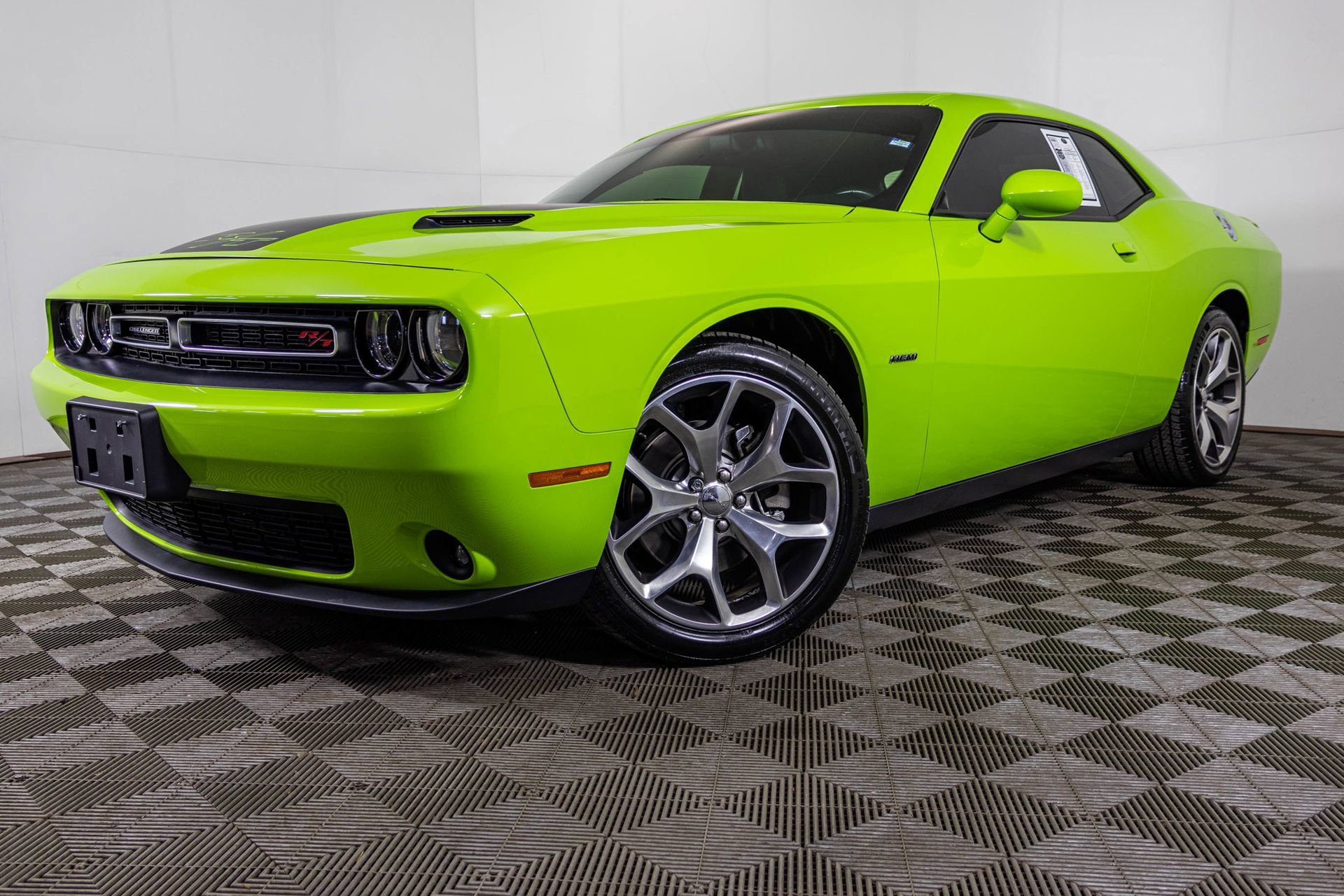 Used 2015 Dodge Challenger R/T Plus RWD image 2