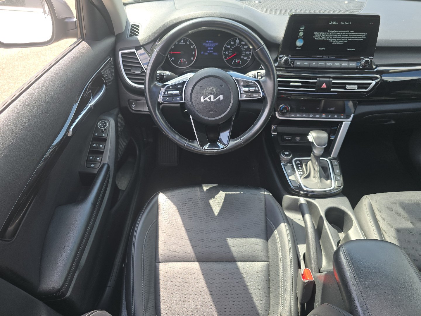 Used 2023 Kia Seltos EX AWD/4WD image 25