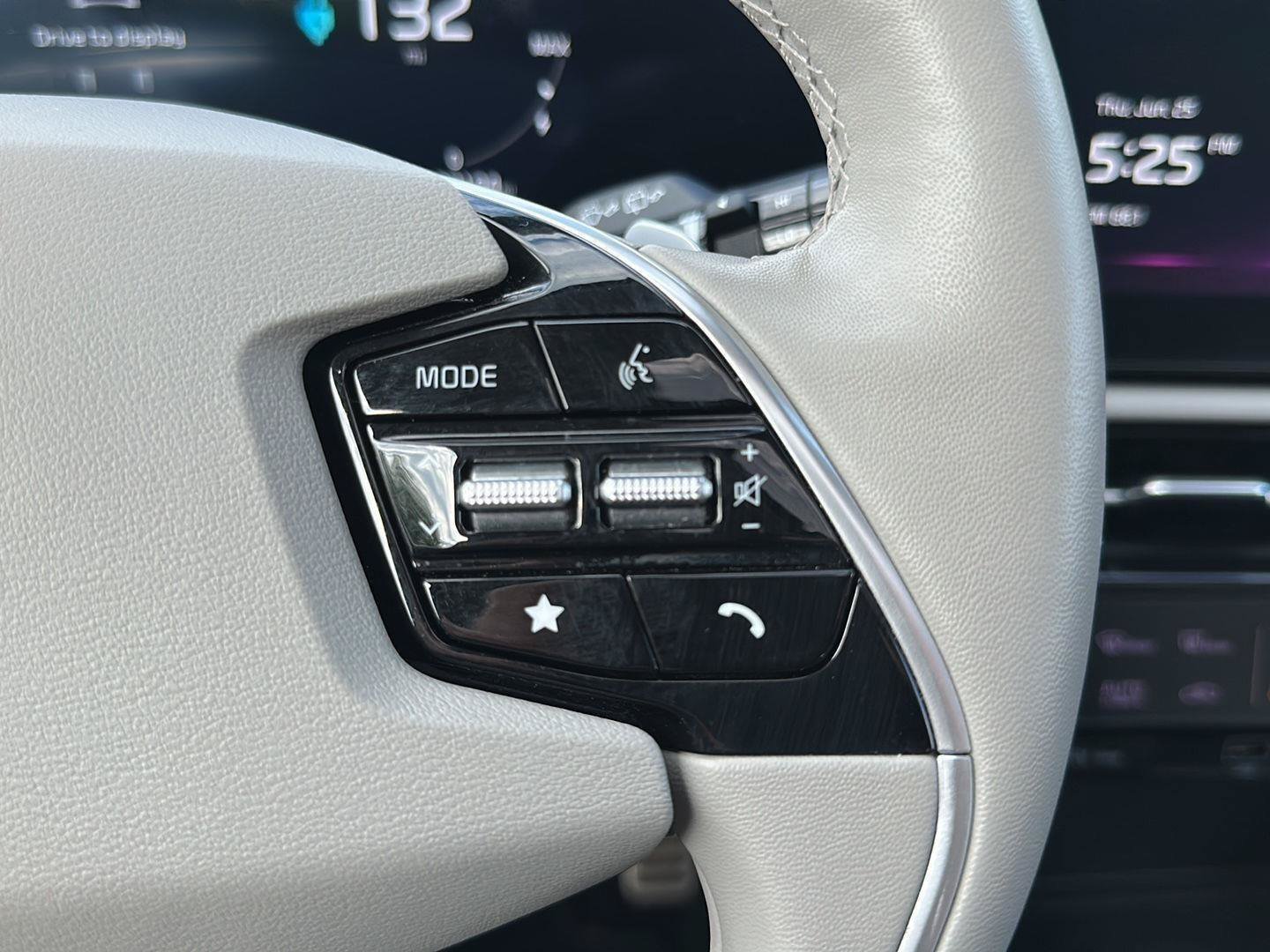Used 2023 Kia Niro Wave w/ Wave Preserve Package FWD image 33