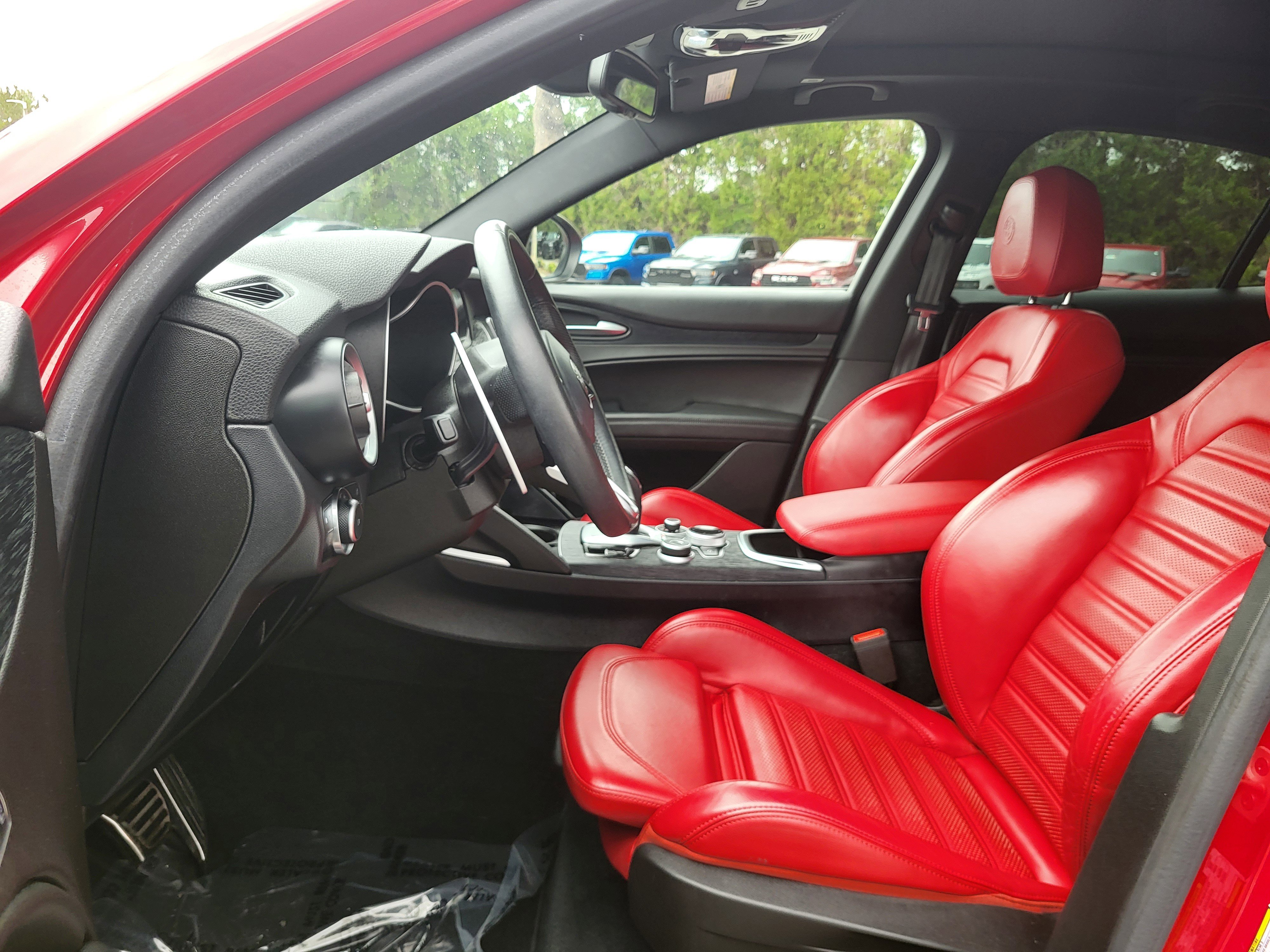 Used 2023 Alfa Romeo Stelvio Sprint image 29