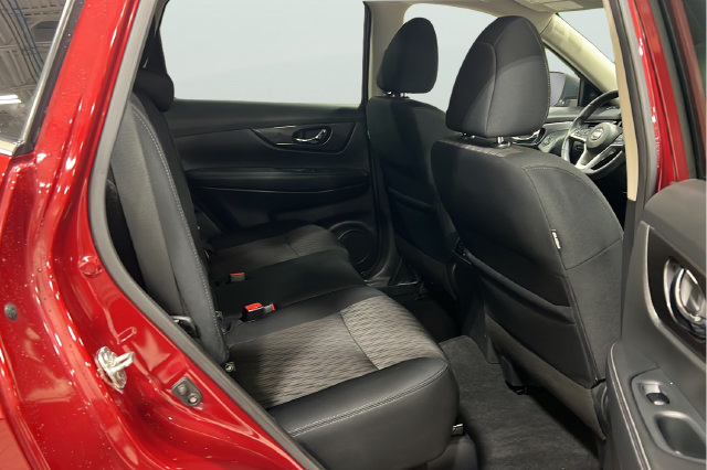 Used 2020 Nissan Rogue SV AWD/4WD image 18