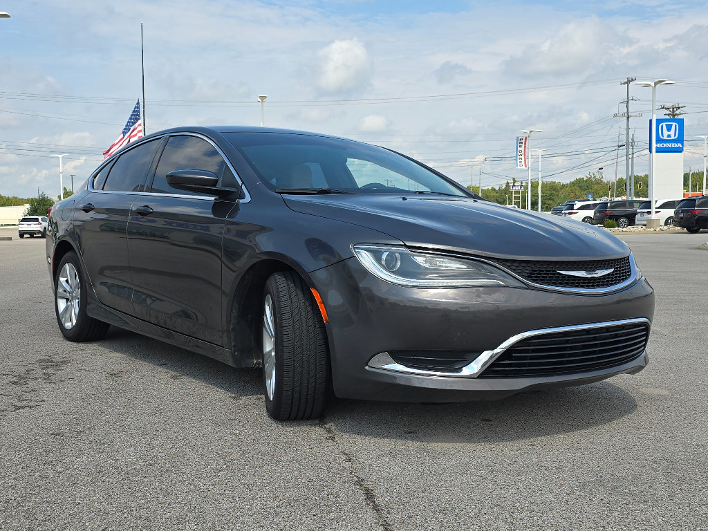 Used 2016 Chrysler 200 Limited w/ Convenience Group FWD image 3