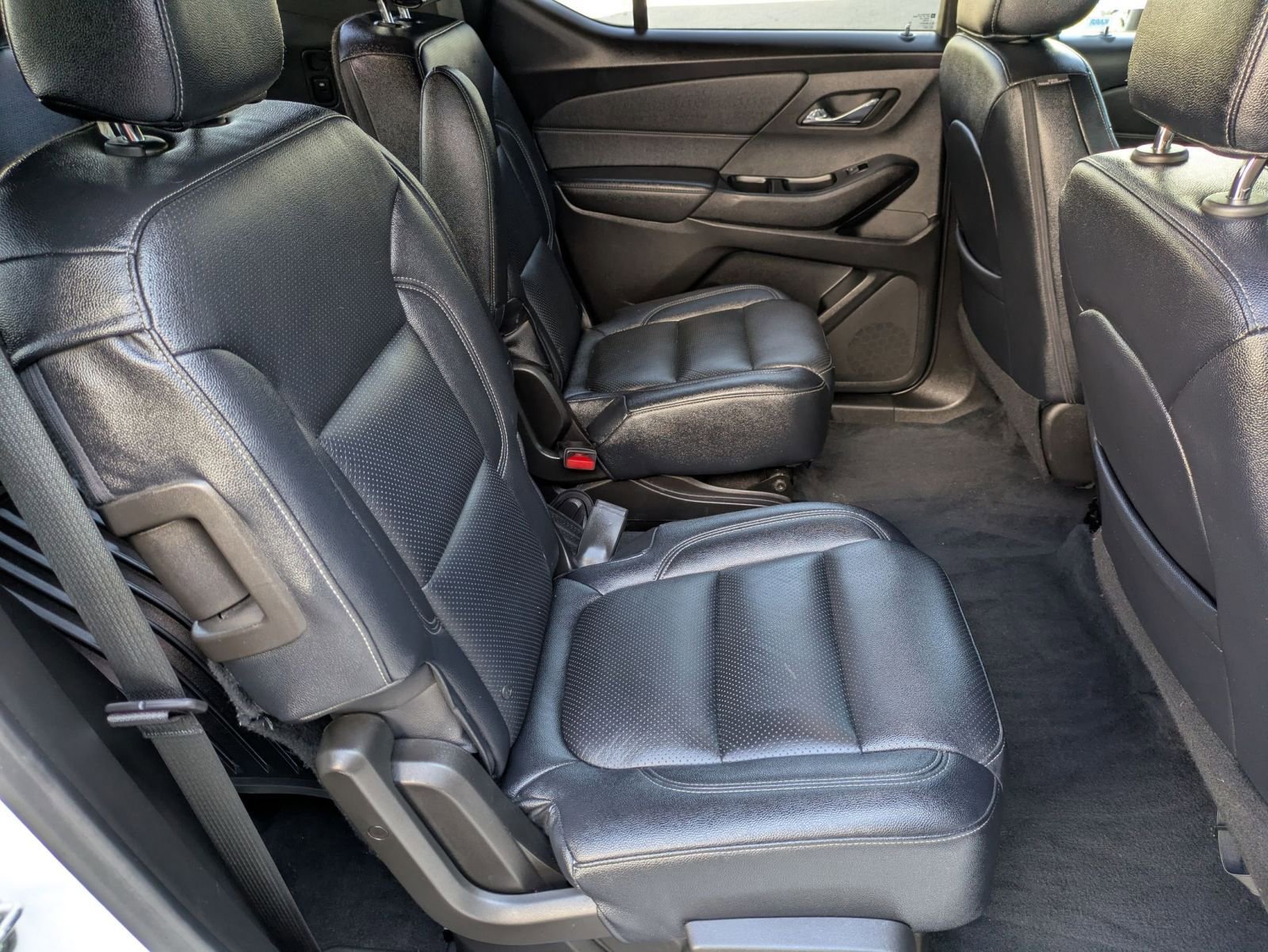 Used 2023 Chevrolet Traverse LT FWD image 26