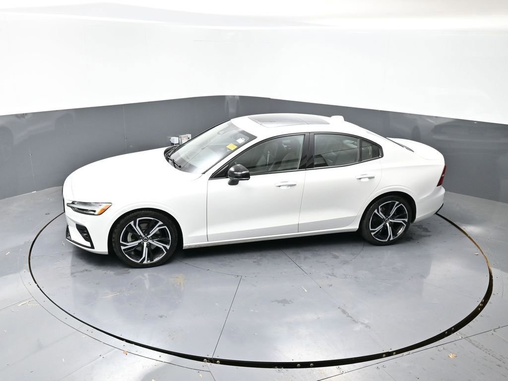 Used 2024 Volvo S60 B5 Core image 45