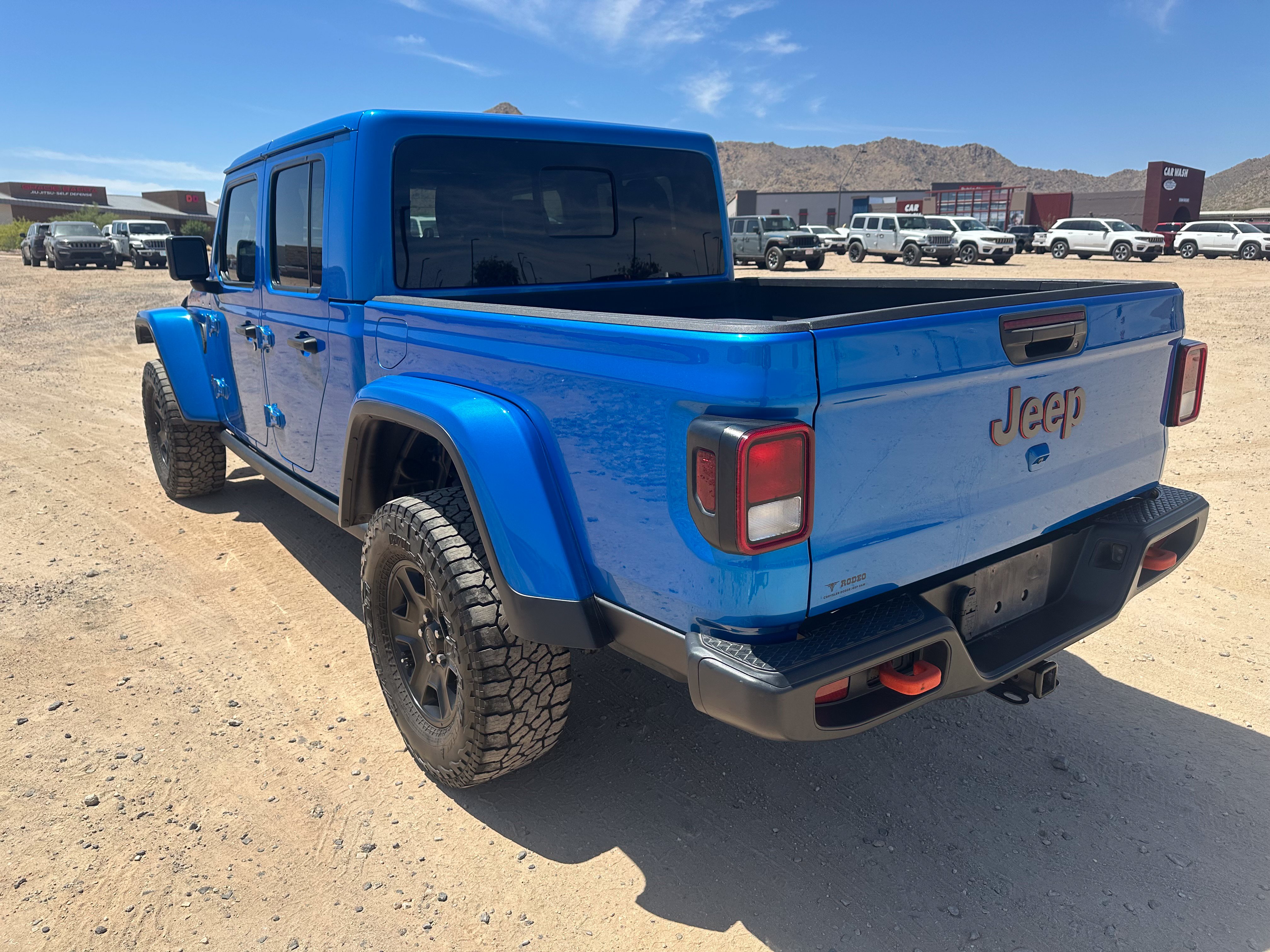 Used 2021 Jeep Gladiator Mojave AWD/4WD image 3