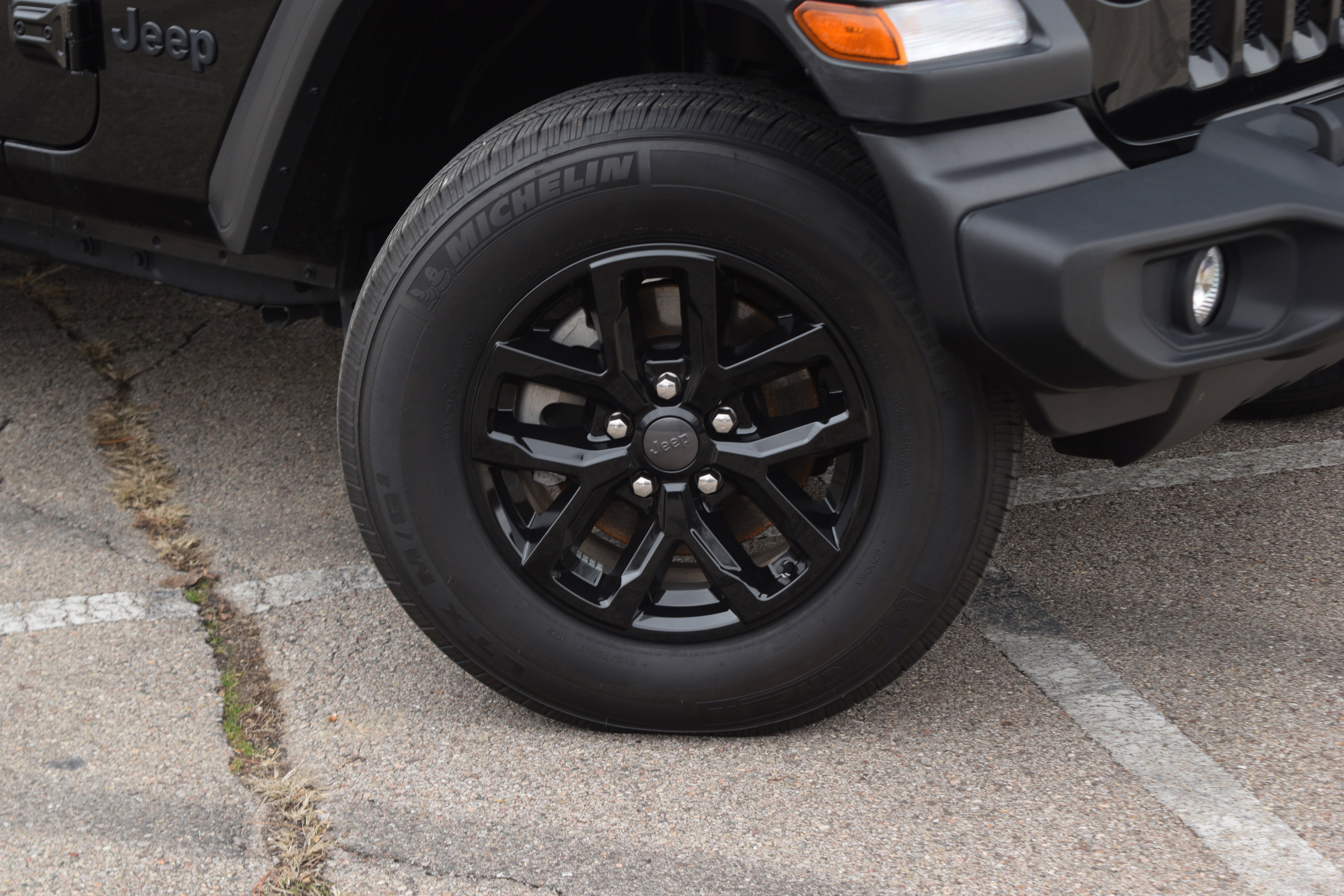 Used 2023 Jeep Wrangler Sport S image 30