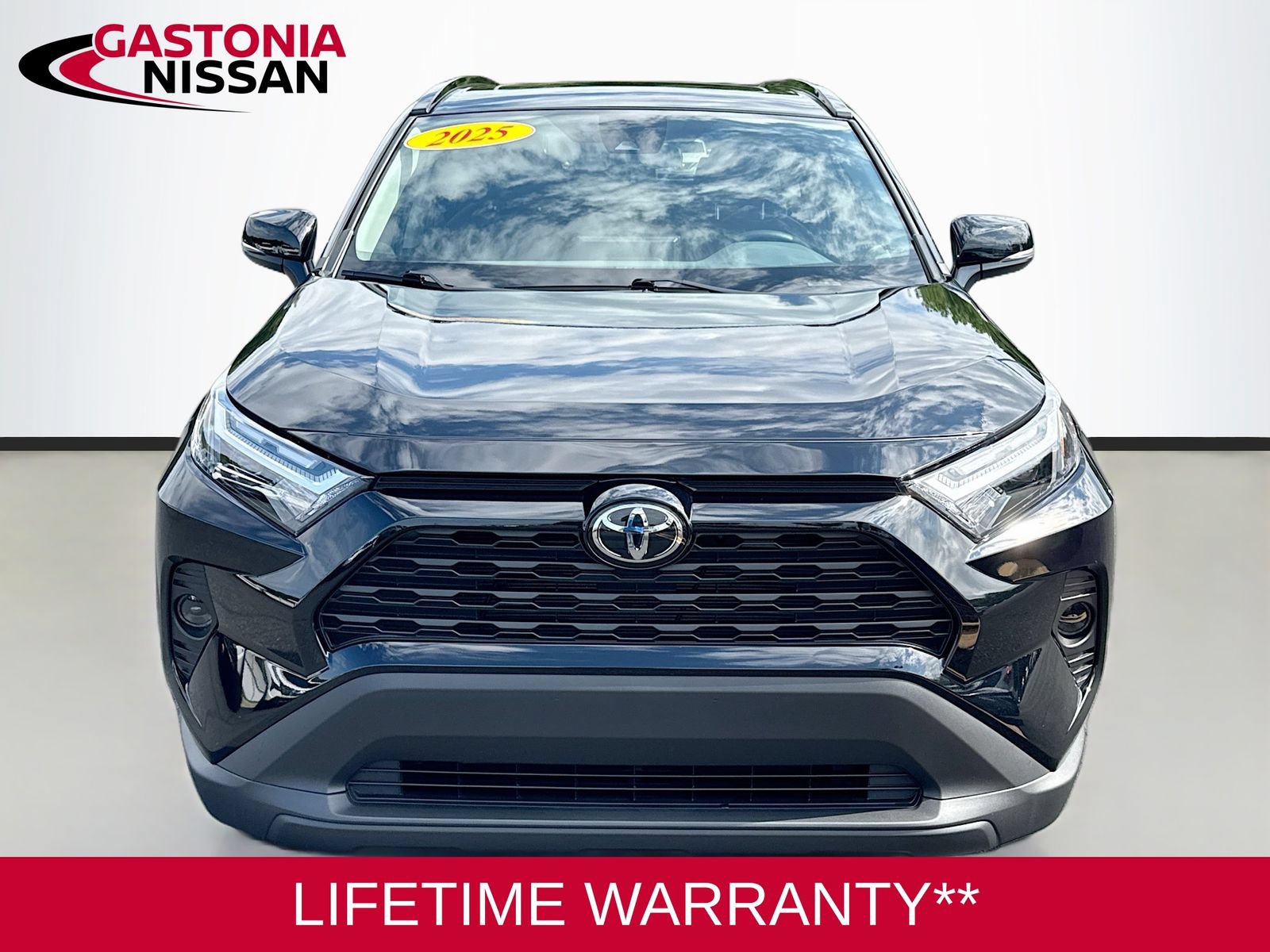 Used 2025 Toyota RAV4 XLE w/ Convenience Package AWD/4WD image 2