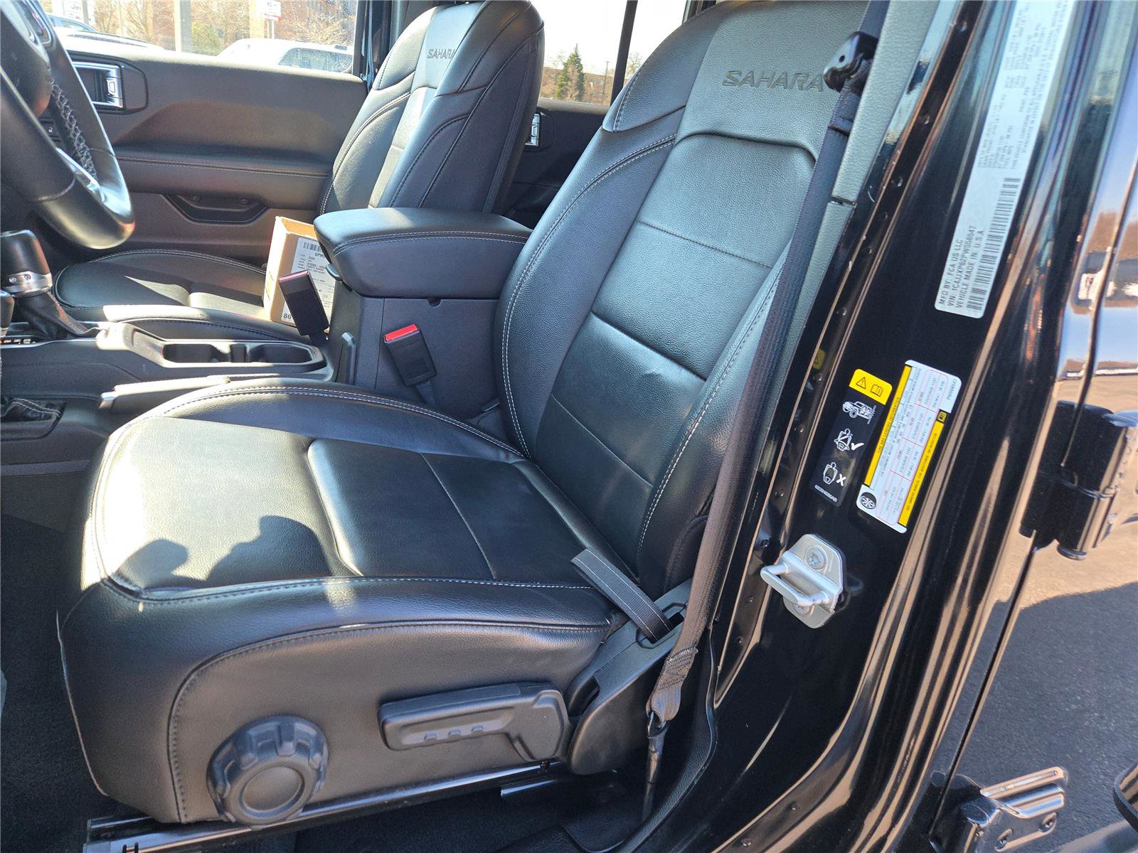 Certified 2023 Jeep Wrangler Sahara w/ Cold Weather Group image 27