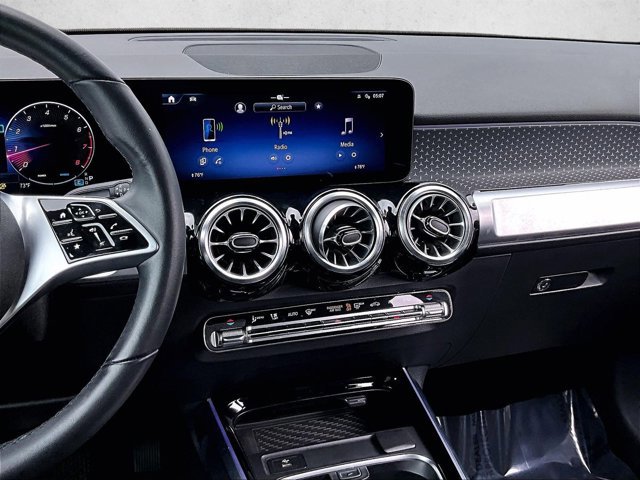 Used 2024 Mercedes-Benz GLB 250 4MATIC image 8