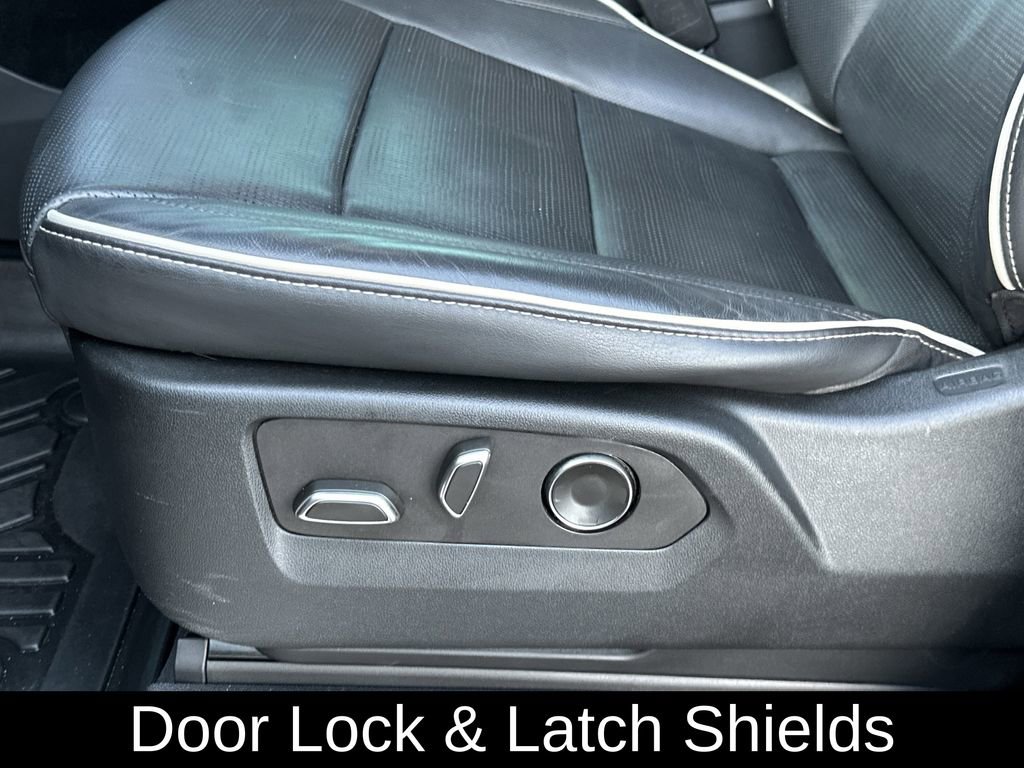 Used 2021 Cadillac Escalade Premium Luxury RWD image 12