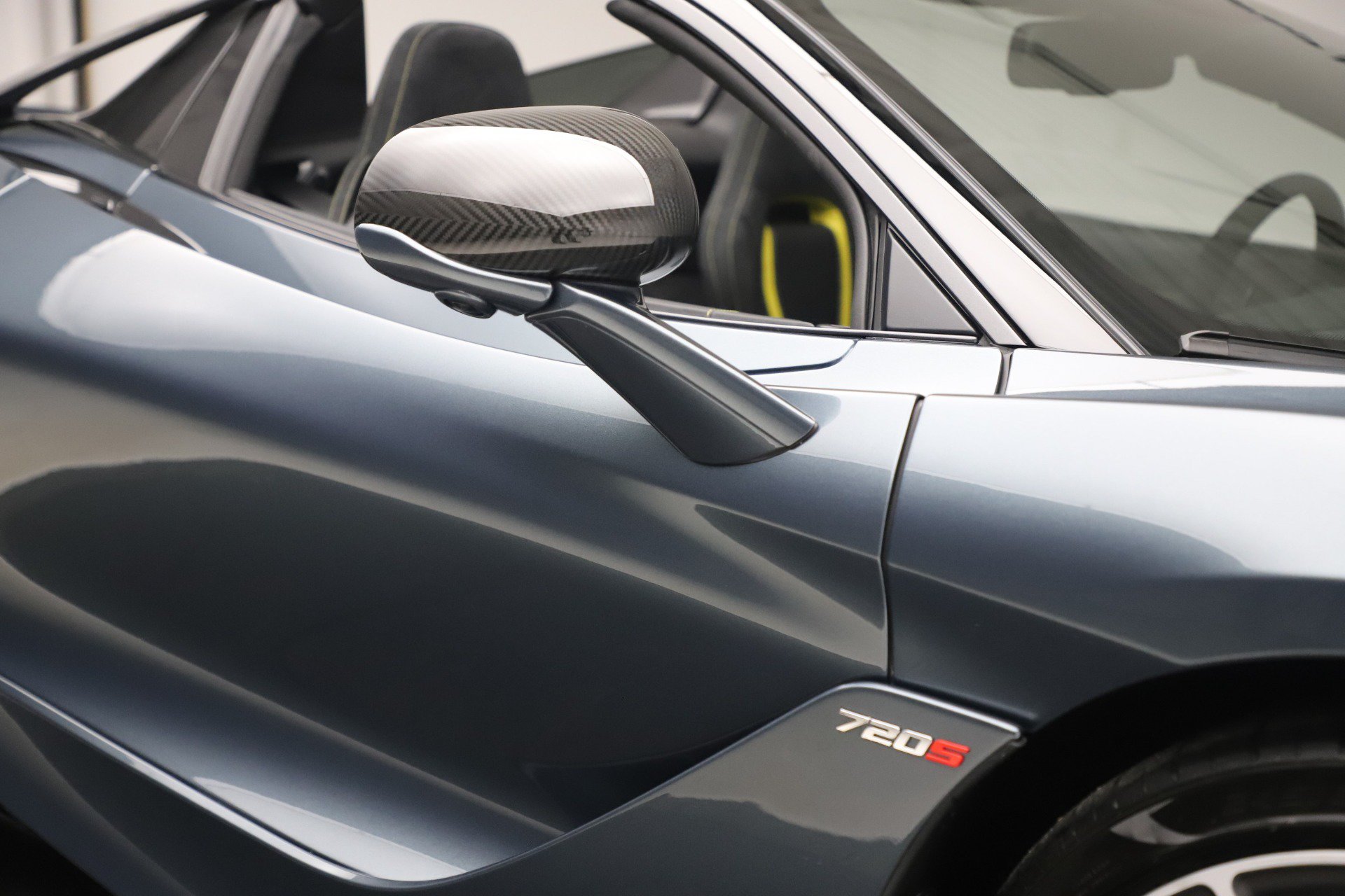 Used 2020 McLaren 720S Spider RWD image 32