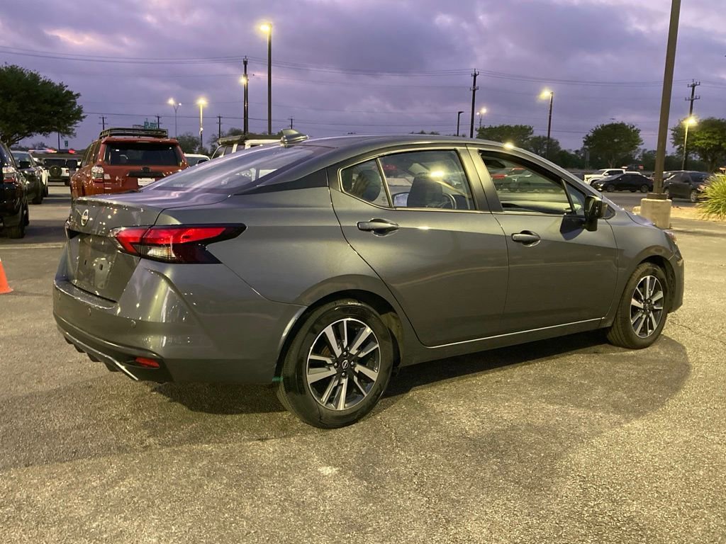 Used 2025 Nissan Versa SV image 4