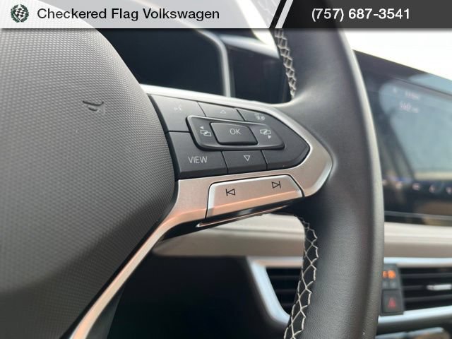 Certified 2025 Volkswagen Taos SE FWD image 34