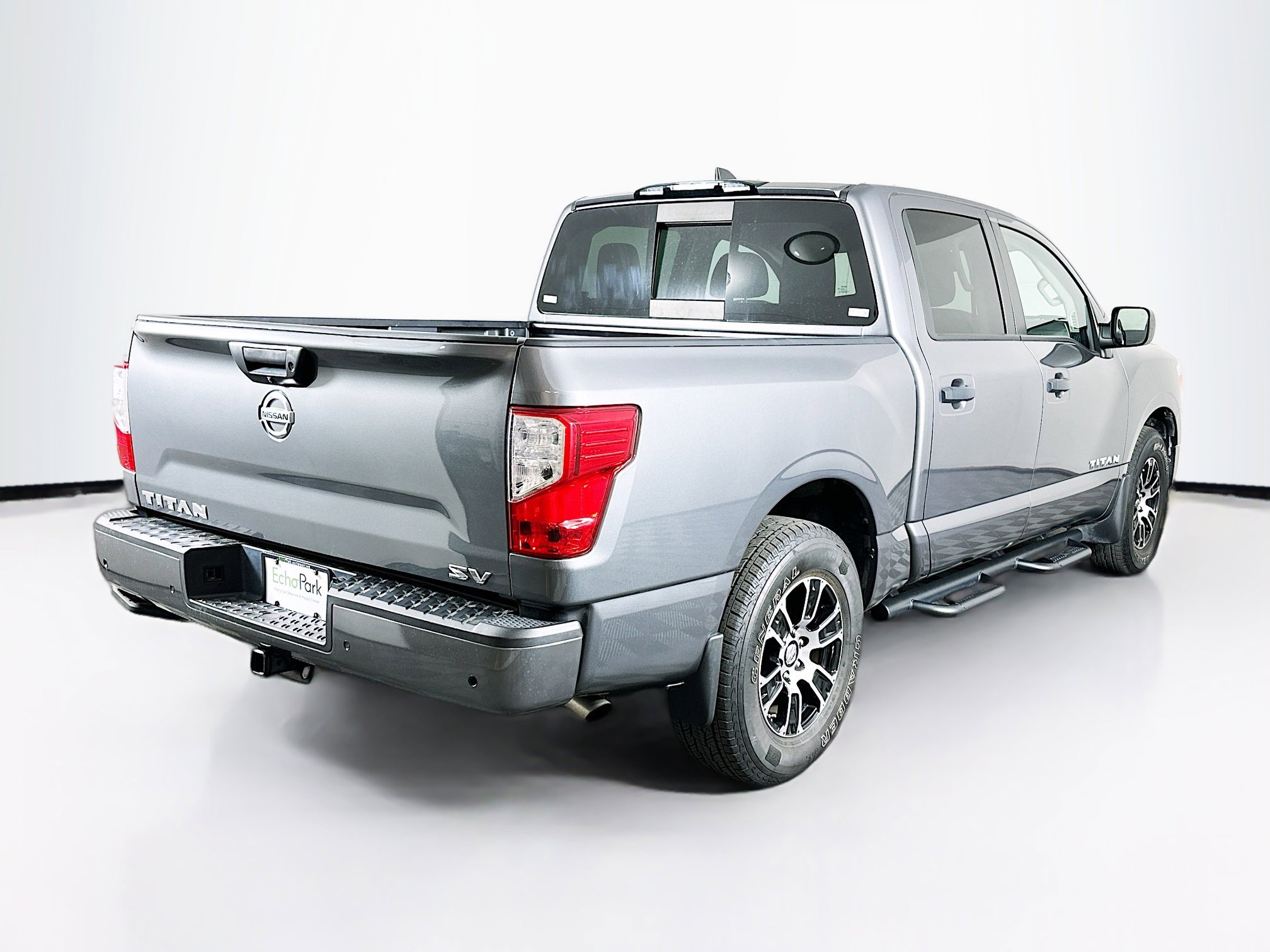 Used 2022 Nissan Titan SV w/ Accessory Utility Package RWD image 9