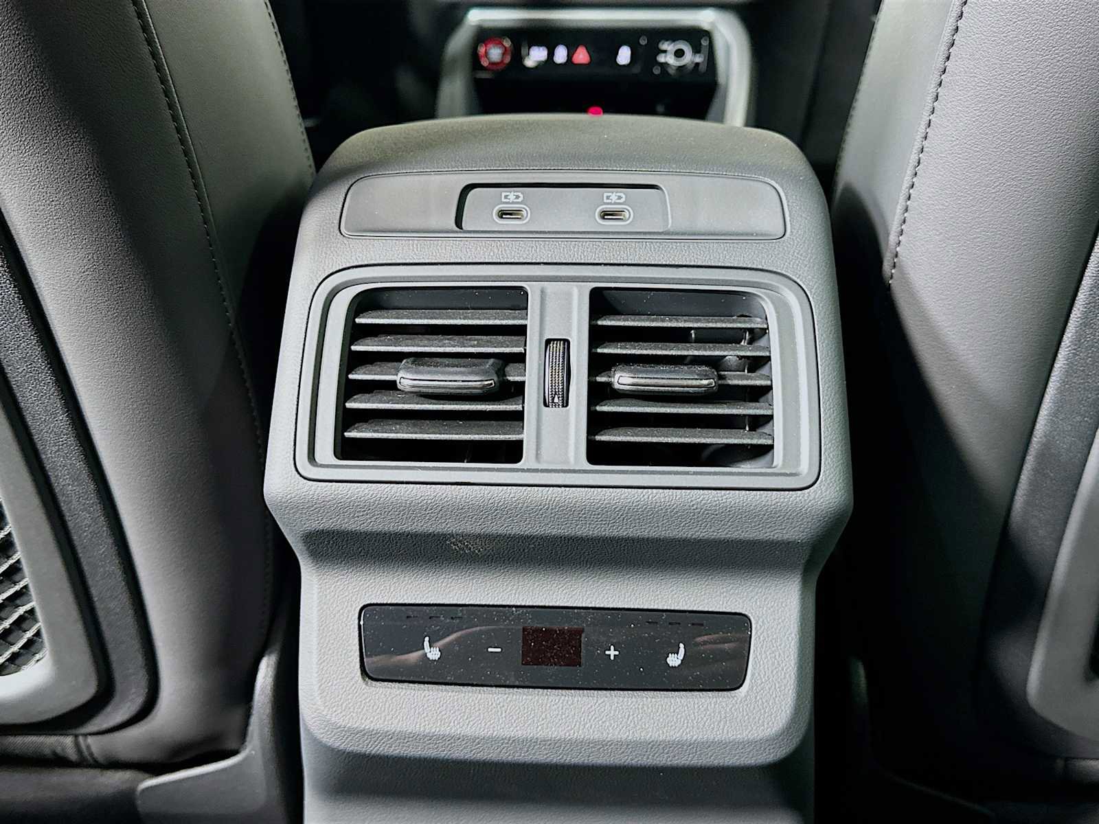 New 2025 Audi SQ5 Prestige image 23