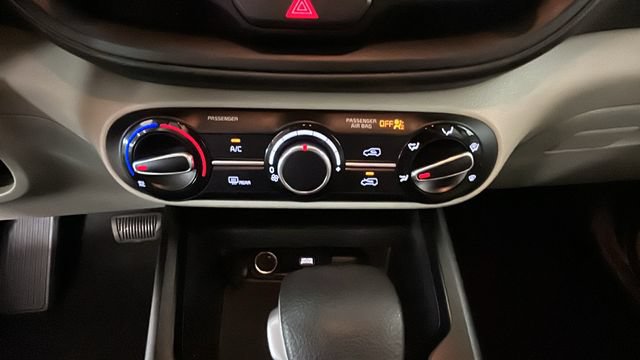 Used 2024 Kia Soul LX w/ Option Group 015 FWD image 22