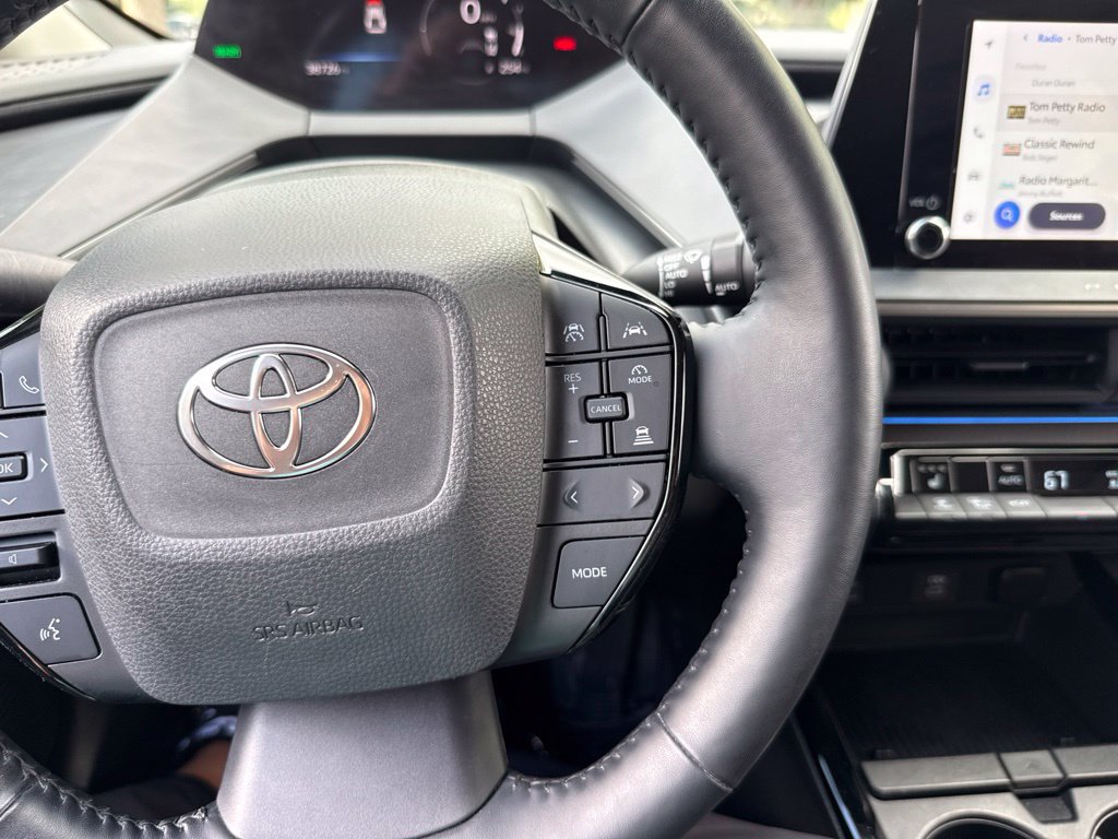 Used 2023 Toyota Prius XLE FWD image 28