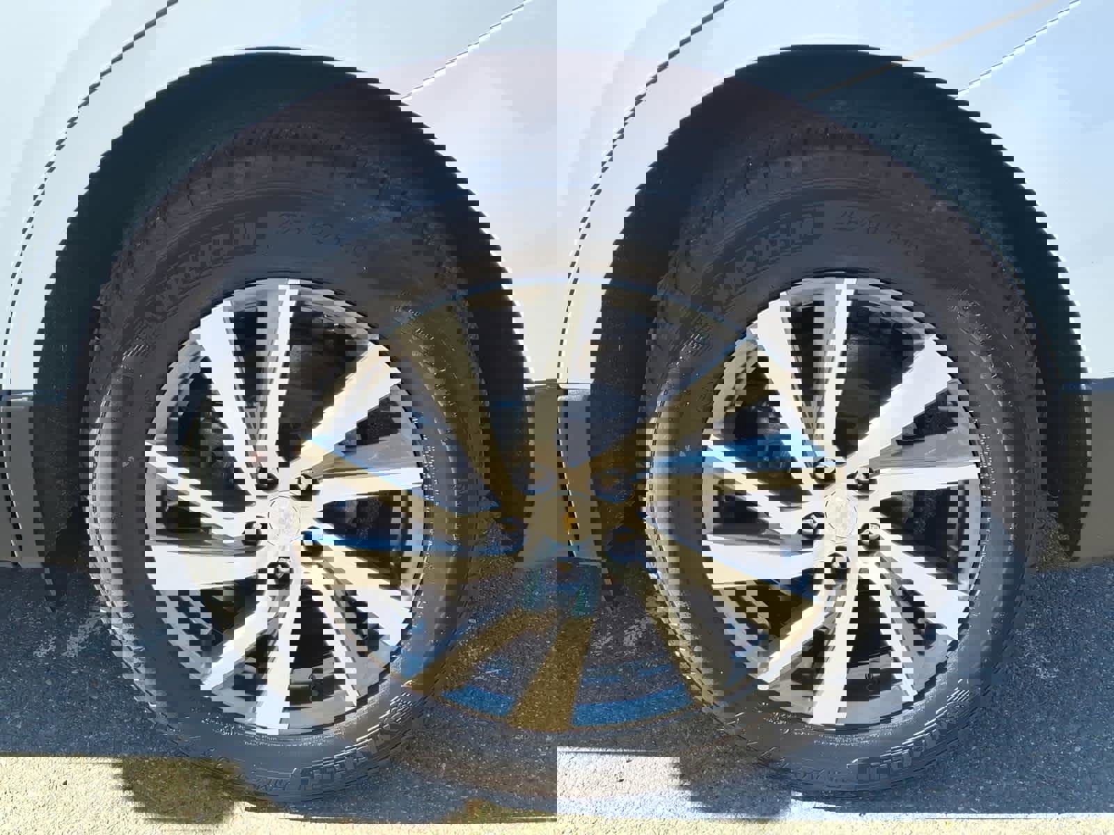 Used 2023 Chevrolet Equinox Premier image 7