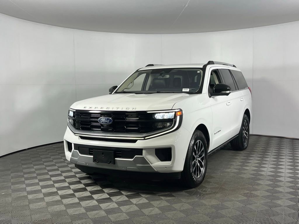 Used 2025 Ford Expedition Platinum image 3