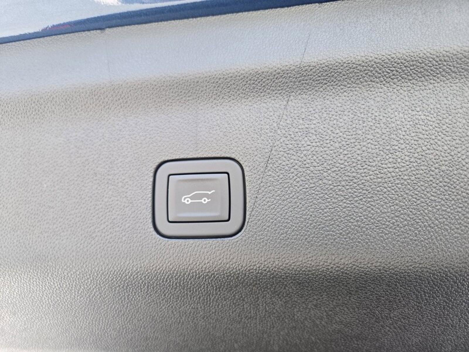 New 2026 GMC Yukon XL Elevation w/ Elevation Premium Package image 9