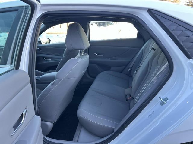 Certified 2024 Hyundai Elantra SEL w/ Convenience Package image 13