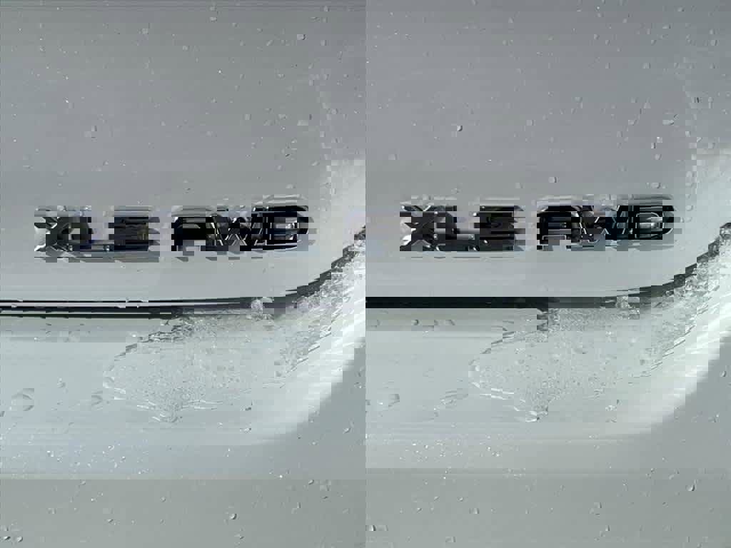 Used 2023 Toyota Highlander XLE image 22