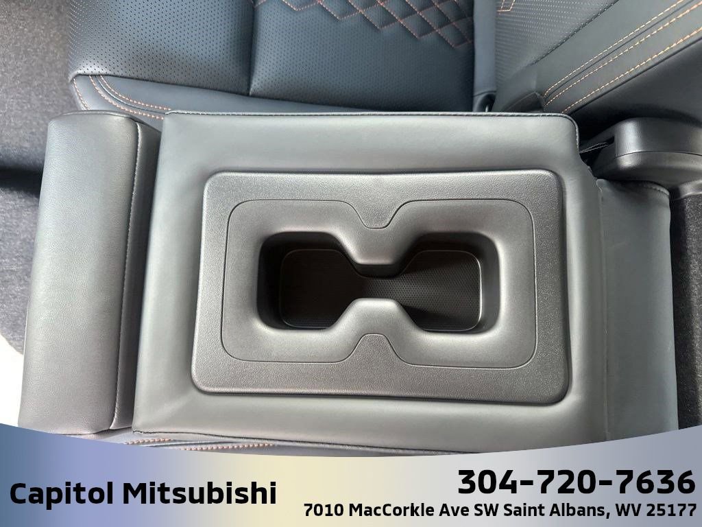 New 2025 Mitsubishi Outlander SEL image 21