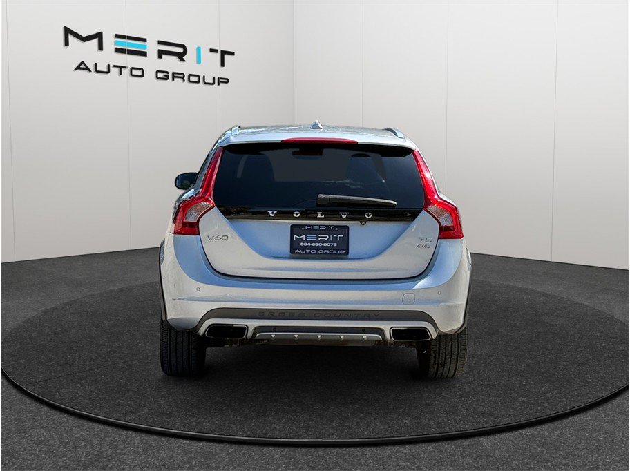 Used 2015 Volvo V60 T5 Cross Country AWD/4WD image 8