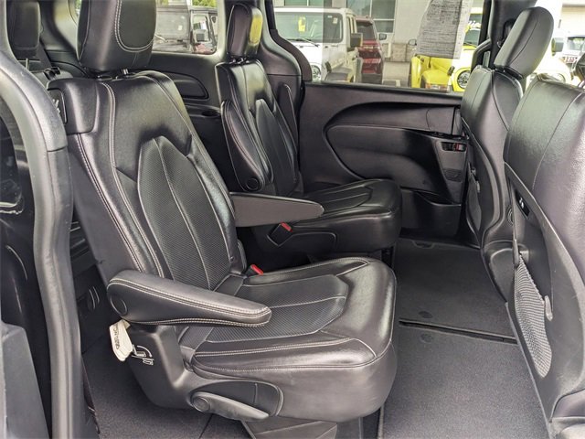 Certified 2021 Chrysler Pacifica Touring-L w/ S Appearance Package image 29