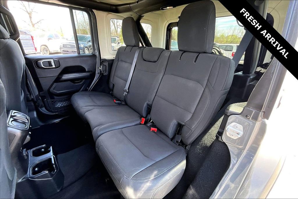 Used 2020 Jeep Wrangler Unlimited Sahara image 21