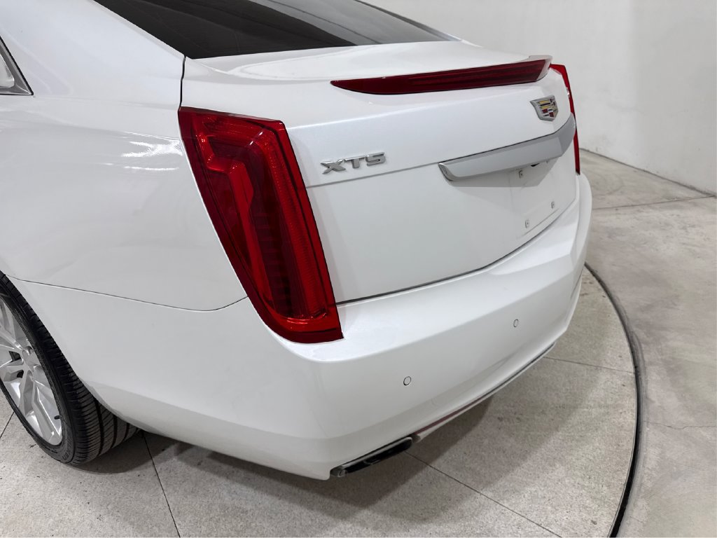 Used 2016 Cadillac XTS Luxury w/ Driver Awareness Package FWD image 19