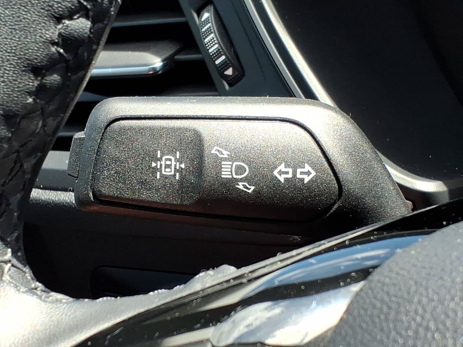 Used 2022 Ford Escape SE w/ SE Sport Appearance Package AWD/4WD image 26
