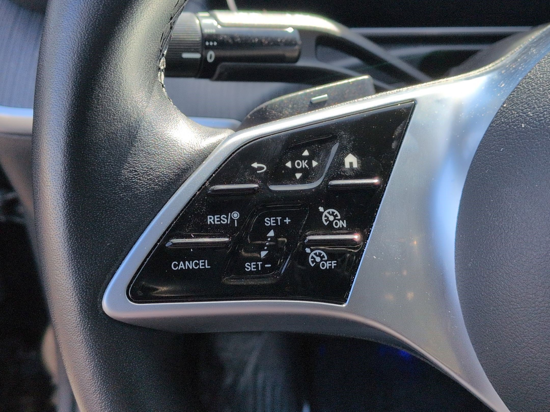 Used 2025 Mercedes-Benz C 300 Sedan image 18