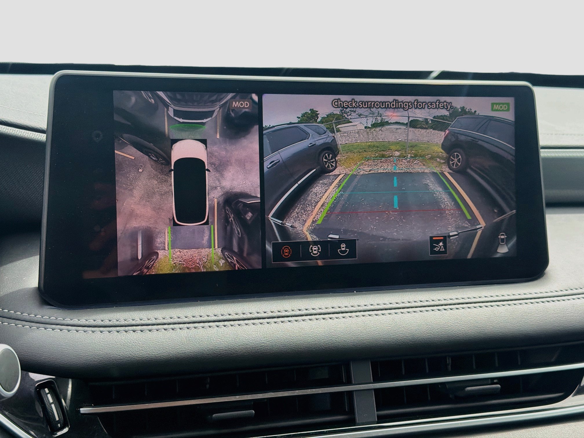 Used 2026 INFINITI QX60 Luxe w/ Family Package FWD image 14
