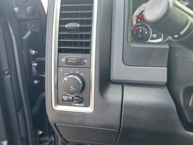 Used 2017 RAM 1500 Classic SLT w/ SLT Plus D￩cor Group AWD/4WD image 19