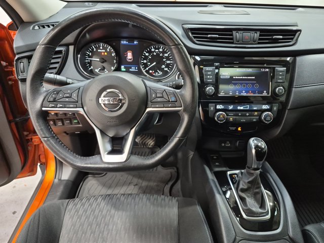 Used 2020 Nissan Rogue SV w/ Sun & Sound Touring Package AWD/4WD image 14