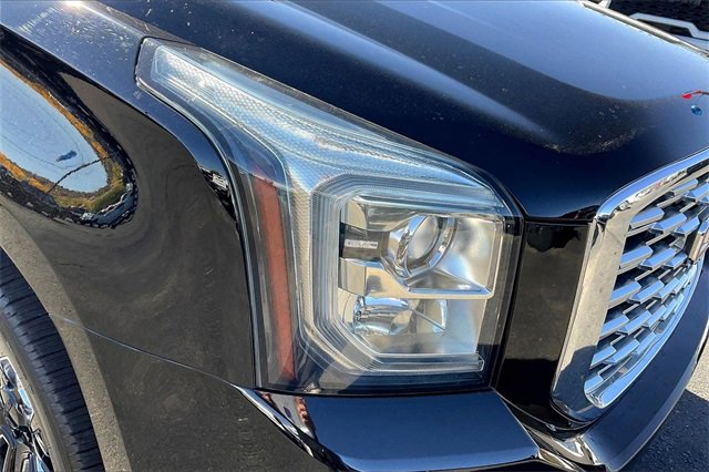 Used 2019 GMC Yukon Denali w/ Denali Ultimate Package image 32