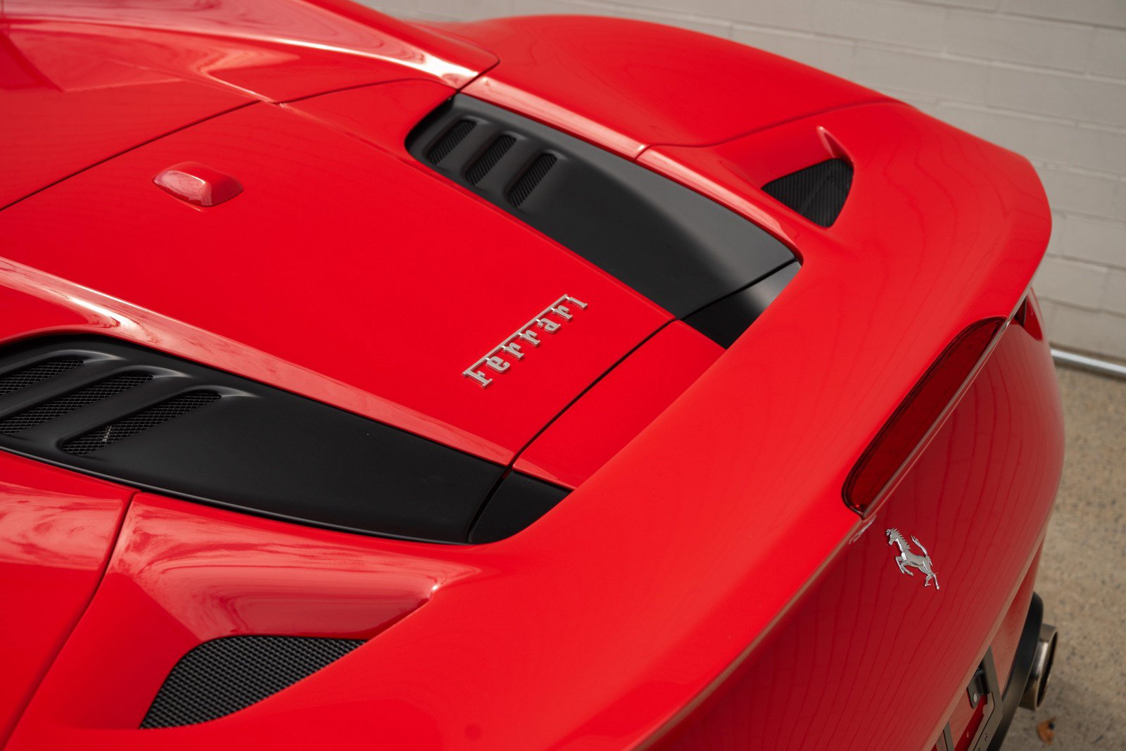 Used 2023 Ferrari F8 Tributo RWD image 19