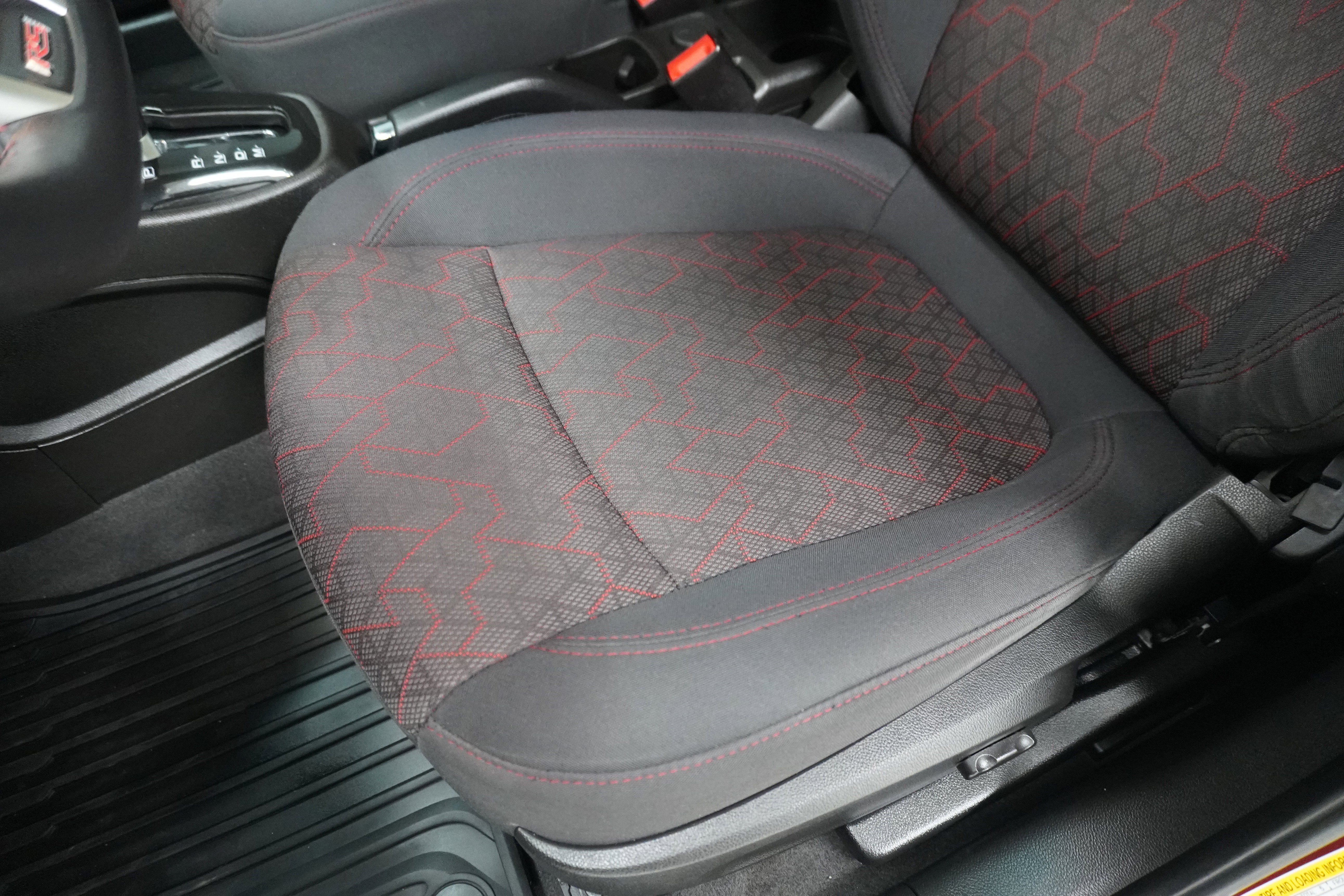 Used 2020 Chevrolet Sonic LT w/ Convenience Package image 11