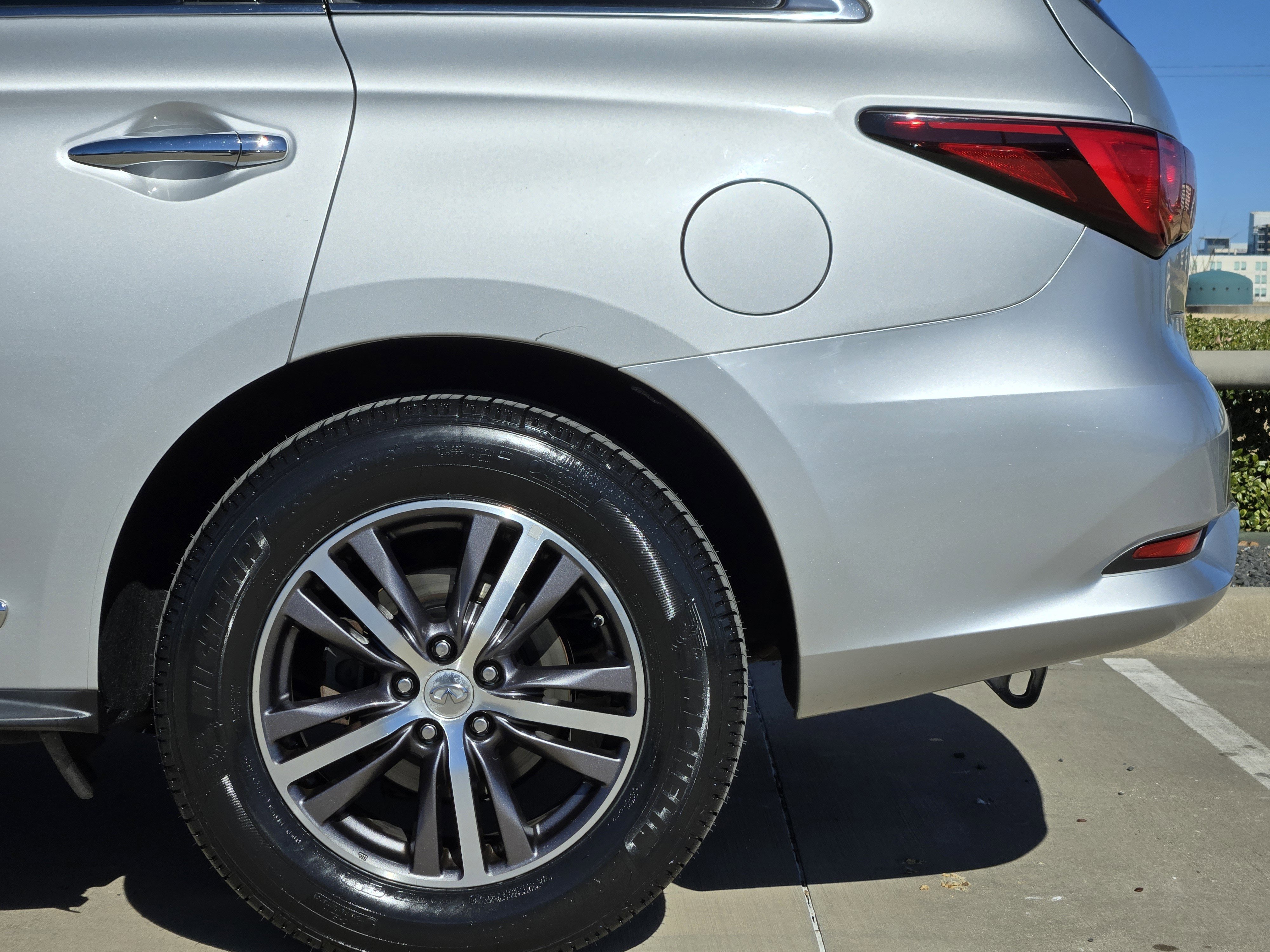 Used 2016 INFINITI QX60 AWD w/ Premium Package image 13