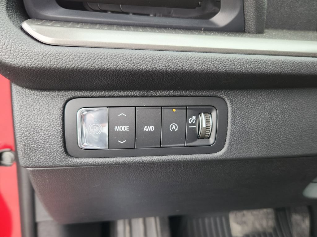 New 2026 Chevrolet Traverse LT w/ Midnight/Sport Edition AWD/4WD image 18