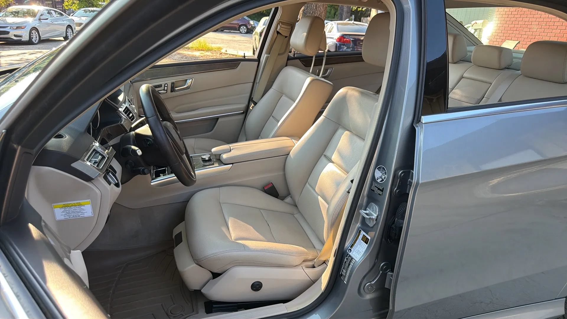 Used 2014 Mercedes-Benz E 350 4MATIC Sedan image 15