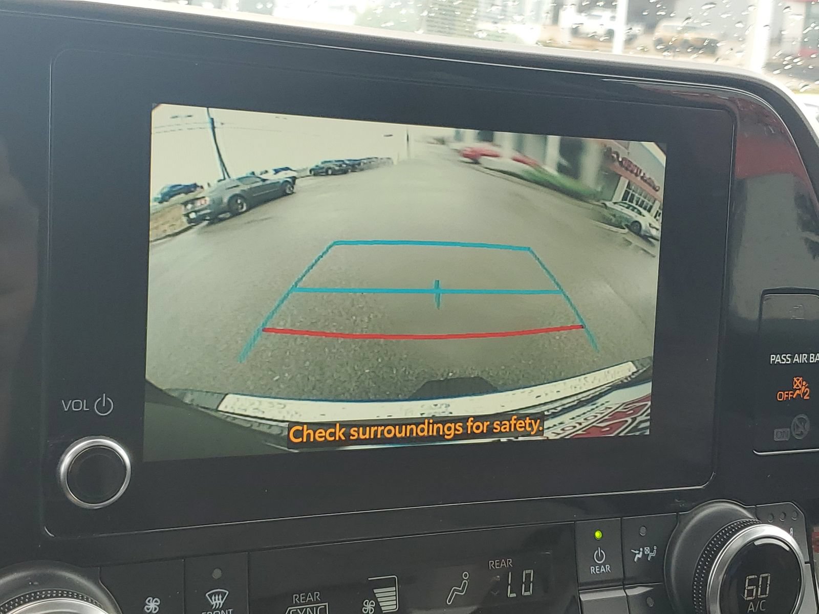 Used 2024 Toyota Highlander XLE AWD/4WD image 27