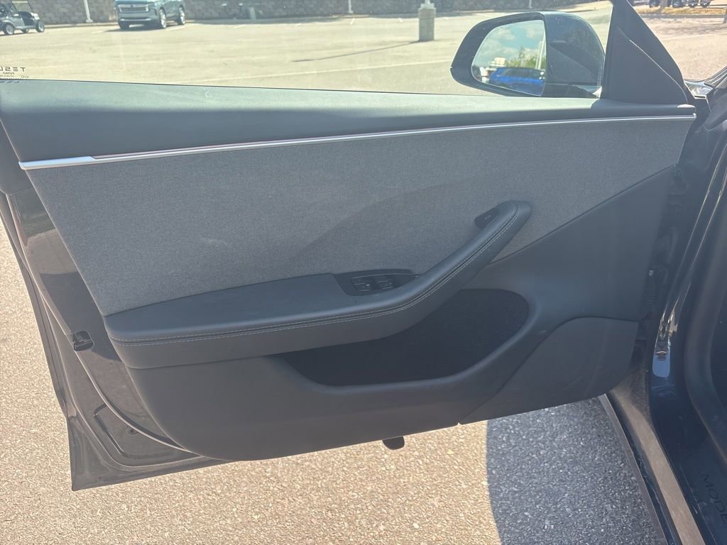 Used 2025 Tesla Model 3 Long Range RWD image 9